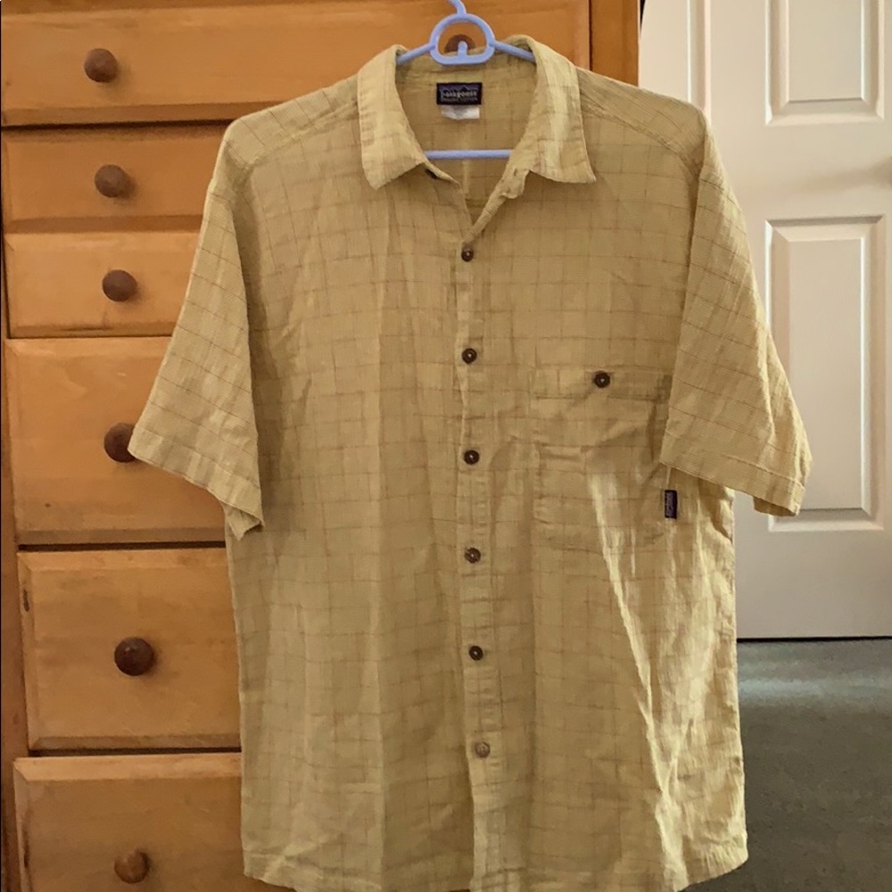 Men’s Patagonia shirt